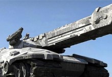 现代武器出装攻略（掌握最新武器配置，成为现代战场的制胜者！）
